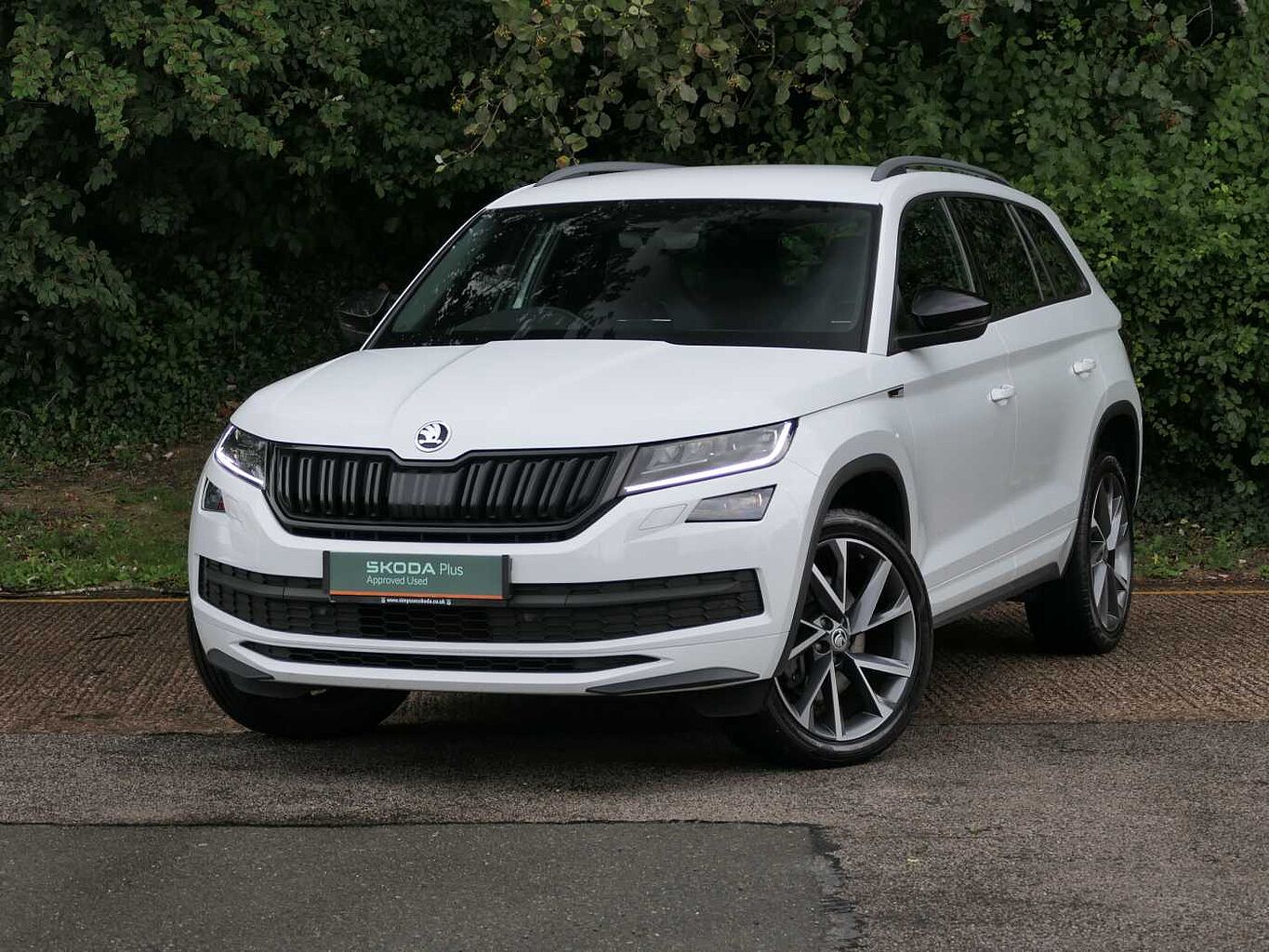 SKODA Kodiaq Estate 2.0 TSI 190 Sport Line 4x4 5dr DSG [7 Seat]