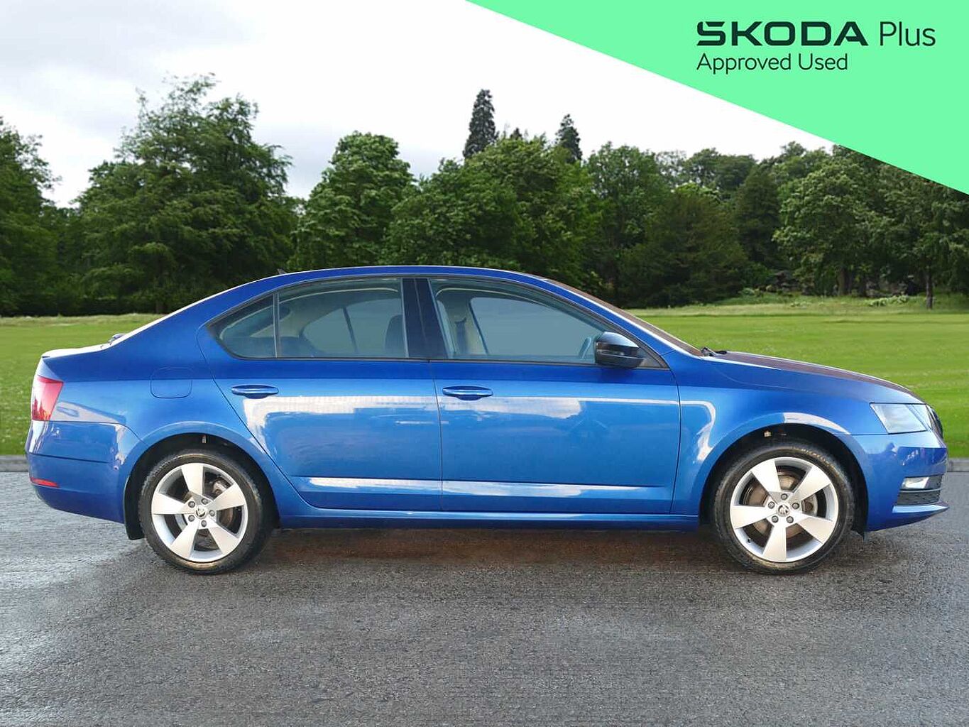 SKODA Octavia Hatchback 1.5 TSI SE Drive ACT (150ps) DSG